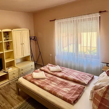 Borbaratok Vendeghaz 3*